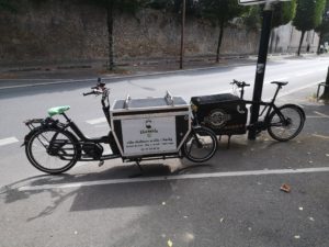 Electricien-a-velo-Électricien-a-vélo-Vélo-Nantes-nantes-nanntes-naantes-dépannage-électrique-électricité-france3-francetelevision-éléphant-ElecàVélo-ElecàVélo Vs Plombicycle