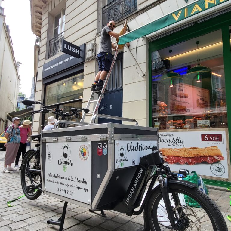 Electricien-a-velo-Électricien-a-vélo-Vélo-Nantes-nantes-nanntes-naantes-dépannage-électrique-électricité-Viandas hyper centre